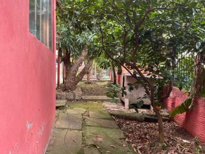 Casa à venda com 230m², 3 quartos, 1 suíte, 4 vagas no bairro Santa Tereza em Porto Alegre - Foto 38