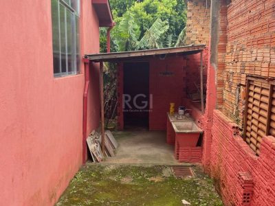 Casa à venda com 230m², 3 quartos, 1 suíte, 4 vagas no bairro Santa Tereza em Porto Alegre - Foto 39