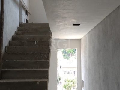 Apartamento à venda com 65m², 2 quartos, 1 suíte, 1 vaga no bairro Medianeira em Porto Alegre - Foto 12