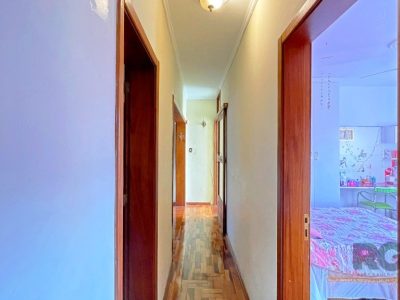 Casa à venda com 206m², 4 quartos, 1 suíte, 4 vagas no bairro Glória em Porto Alegre - Foto 17