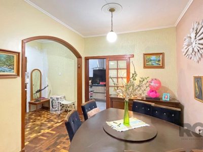 Casa à venda com 206m², 4 quartos, 1 suíte, 4 vagas no bairro Glória em Porto Alegre - Foto 27