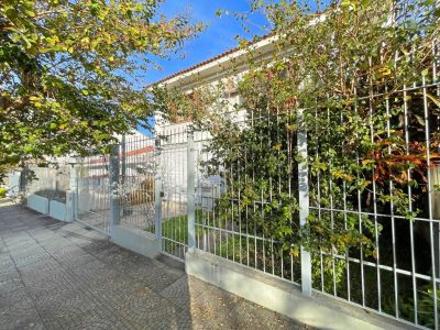 Casa à venda com 206m², 4 quartos, 1 suíte, 4 vagas no bairro Glória em Porto Alegre - Foto 3