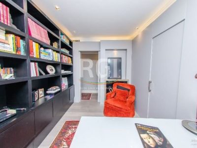 Apartamento à venda com 257m², 3 quartos, 3 suítes, 3 vagas no bairro Bela Vista em Porto Alegre - Foto 12