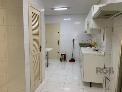 Apartamento à venda com 194m², 3 quartos, 3 suítes, 1 vaga no bairro Auxiliadora em Porto Alegre - Foto 8