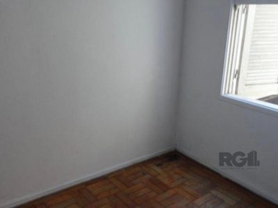 Casa à venda com 100m², 4 quartos, 1 suíte no bairro Santana em Porto Alegre - Foto 4