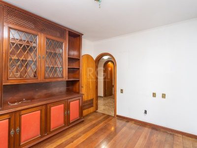 Apartamento à venda com 155m², 3 quartos, 1 suíte, 2 vagas no bairro Menino Deus em Porto Alegre - Foto 8