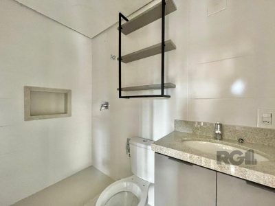 Apartamento à venda com 68m², 2 quartos, 1 suíte, 2 vagas no bairro Menino Deus em Porto Alegre - Foto 13