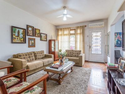 Casa à venda com 157m², 3 quartos, 1 vaga no bairro Floresta em Porto Alegre - Foto 3