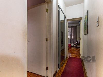 Casa à venda com 157m², 3 quartos, 1 vaga no bairro Floresta em Porto Alegre - Foto 11