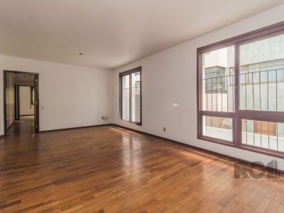 Apartamento à venda com 115m², 3 quartos, 1 suíte, 1 vaga no bairro Petrópolis em Porto Alegre - Foto 3