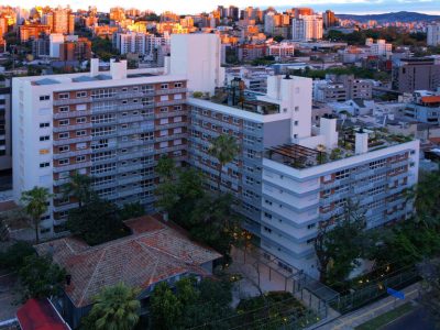 Apartamento à venda com 92m², 3 quartos, 1 suíte, 2 vagas no bairro Moinhos de Vento em Porto Alegre - Foto 6