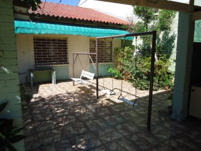 Casa à venda com 279m², 3 quartos, 3 vagas no bairro Partenon em Porto Alegre - Foto 16