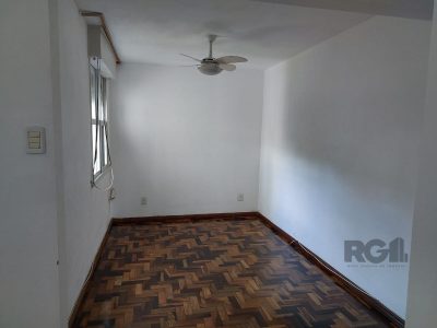 Apartamento à venda com 60m², 2 quartos, 1 vaga no bairro Santo Antônio em Porto Alegre - Foto 2