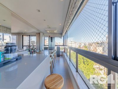 Apartamento à venda com 245m², 3 quartos, 3 suítes, 3 vagas no bairro Moinhos de Vento em Porto Alegre - Foto 10