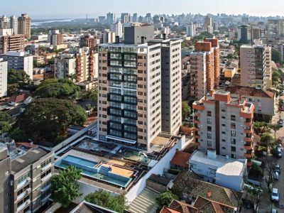 Apartamento à venda com 153m², 3 quartos, 3 suítes, 2 vagas no bairro Menino Deus em Porto Alegre - Foto 25