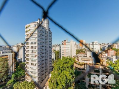 Apartamento à venda com 245m², 3 quartos, 3 suítes, 3 vagas no bairro Moinhos de Vento em Porto Alegre - Foto 19