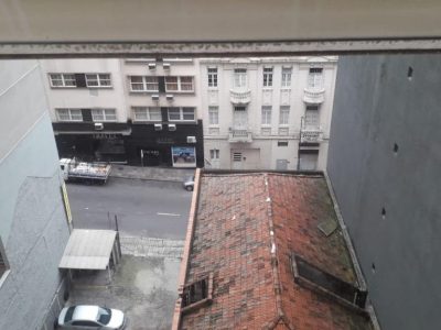 Apartamento à venda com 78m², 3 quartos no bairro Centro Histórico em Porto Alegre - Foto 2