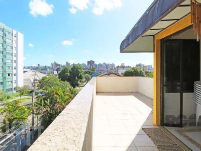 Casa à venda com 308m², 3 quartos, 3 suítes, 3 vagas no bairro Partenon em Porto Alegre - Foto 4