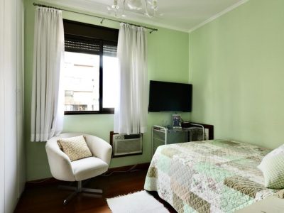 Apartamento à venda com 148m², 3 quartos, 1 suíte, 3 vagas no bairro Petrópolis em Porto Alegre - Foto 13