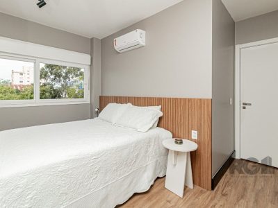 Apartamento à venda com 76m², 3 quartos, 1 suíte, 2 vagas no bairro Navegantes em Porto Alegre - Foto 10