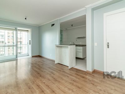 Apartamento à venda com 74m², 2 quartos, 1 suíte, 1 vaga no bairro Vila Ipiranga em Porto Alegre - Foto 3