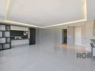 Apartamento à venda com 121m², 3 quartos, 3 suítes, 2 vagas no bairro Petrópolis em Porto Alegre - Foto 4