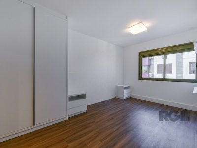 Apartamento à venda com 121m², 3 quartos, 3 suítes, 2 vagas no bairro Petrópolis em Porto Alegre - Foto 8