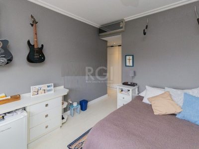 Apartamento à venda com 244m², 3 quartos, 3 suítes, 3 vagas no bairro Rio Branco em Porto Alegre - Foto 17