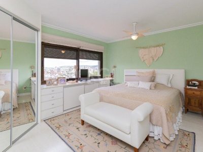 Apartamento à venda com 244m², 3 quartos, 3 suítes, 3 vagas no bairro Rio Branco em Porto Alegre - Foto 21