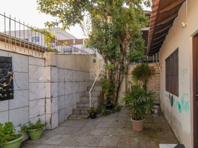 Casa à venda com 388m², 3 quartos, 3 vagas no bairro Vila Ipiranga em Porto Alegre - Foto 4