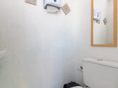 Casa à venda com 388m², 3 quartos, 3 vagas no bairro Vila Ipiranga em Porto Alegre - Foto 18