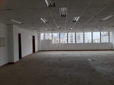 Conjunto/Sala à venda com 318m², 4 vagas no bairro Boa Vista em Porto Alegre - Foto 11