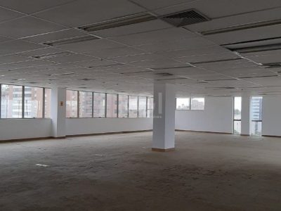 Conjunto/Sala à venda com 318m², 4 vagas no bairro Boa Vista em Porto Alegre - Foto 10