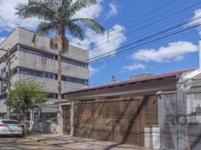 Casa à venda com 350m², 4 quartos, 1 suíte, 3 vagas no bairro Auxiliadora em Porto Alegre - Foto 2