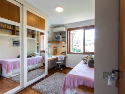 Casa à venda com 225m², 3 quartos, 1 suíte, 2 vagas no bairro Cristal em Porto Alegre - Foto 27