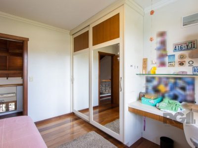 Casa à venda com 225m², 3 quartos, 1 suíte, 2 vagas no bairro Cristal em Porto Alegre - Foto 29