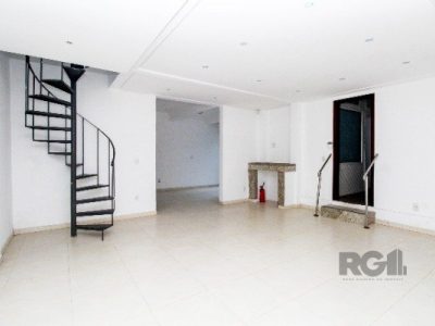 Casa à venda com 252m², 3 quartos, 1 suíte, 3 vagas no bairro Menino Deus em Porto Alegre - Foto 24