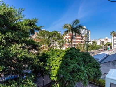 Apartamento à venda com 61m², 2 quartos no bairro Menino Deus em Porto Alegre - Foto 2