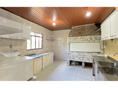 Casa à venda com 172m², 3 quartos, 2 suítes, 2 vagas no bairro Cristal em Porto Alegre - Foto 30