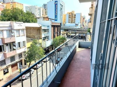 Apartamento à venda com 135m², 5 quartos no bairro Floresta em Porto Alegre - Foto 4