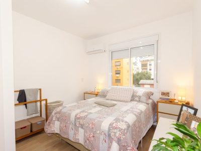 Apartamento à venda com 65m², 3 quartos, 1 suíte, 1 vaga no bairro Petrópolis em Porto Alegre - Foto 17