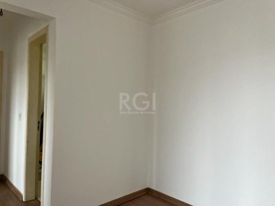 Apartamento à venda com 70m², 3 quartos, 1 suíte, 1 vaga no bairro São Geraldo em Porto Alegre - Foto 17