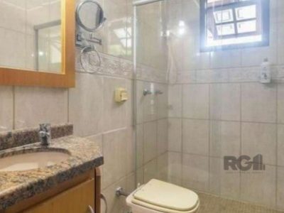 Casa à venda com 264m², 4 quartos, 1 suíte, 3 vagas no bairro Santo Antônio em Porto Alegre - Foto 22