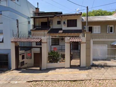 Casa à venda com 264m², 4 quartos, 1 suíte, 3 vagas no bairro Santo Antônio em Porto Alegre - Foto 2