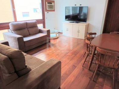 Apartamento à venda com 120m², 3 quartos, 1 suíte, 2 vagas no bairro Moinhos de Vento em Porto Alegre - Foto 2