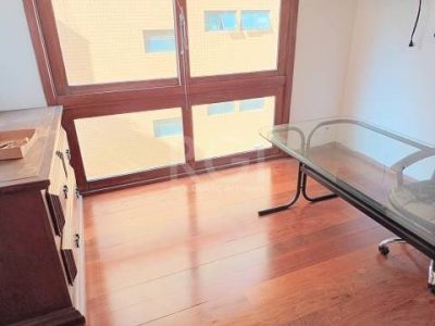 Apartamento à venda com 120m², 3 quartos, 1 suíte, 2 vagas no bairro Moinhos de Vento em Porto Alegre - Foto 4