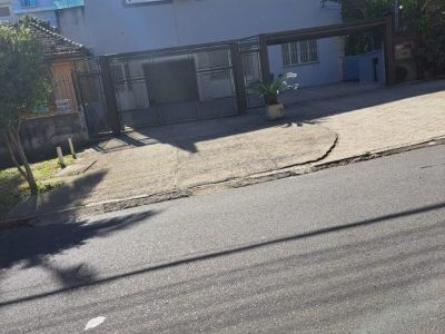 Casa à venda com 379m², 3 quartos, 2 suítes, 6 vagas no bairro Chácara das Pedras em Porto Alegre - Foto 3