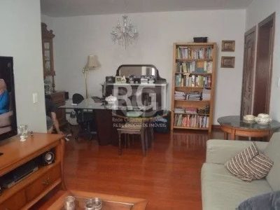 Apartamento à venda com 100m², 3 quartos, 1 suíte, 1 vaga no bairro Moinhos de Vento em Porto Alegre - Foto 2