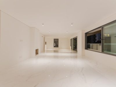 Apartamento à venda com 268m², 3 quartos, 3 suítes, 4 vagas no bairro Rio Branco em Porto Alegre - Foto 8