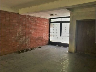 Casa à venda com 280m², 3 quartos, 1 suíte, 4 vagas no bairro Menino Deus em Porto Alegre - Foto 13